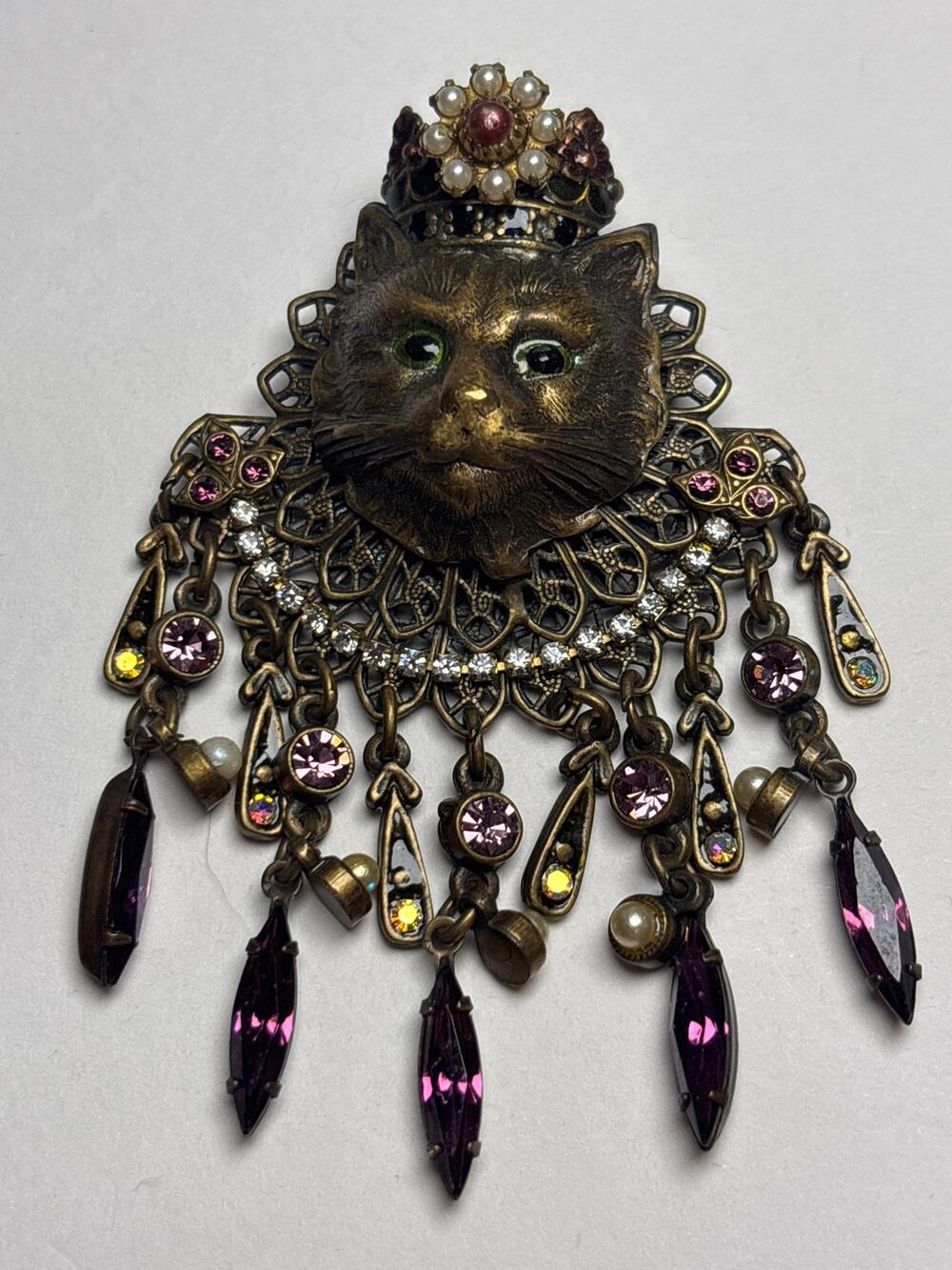 Vintage Sweet Romance USA Crowned Cat Brooch Rhinestone Dangle
